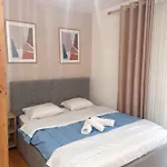 Budget Retreat & * تيرانا