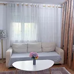فندق Budget Retreat & تيرانا