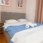 Budget Retreat & فندق تيرانا