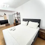 فندق Budget Retreat & تيرانا