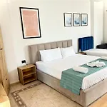 Budget Retreat & فندق تيرانا