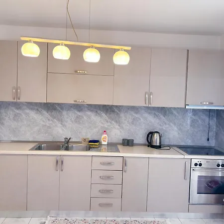 Budget Retreat & Otel Tiran