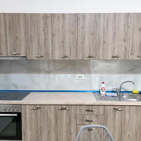 Otel Budget Retreat & *