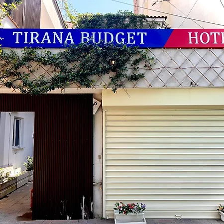 מלון Budget Retreat &