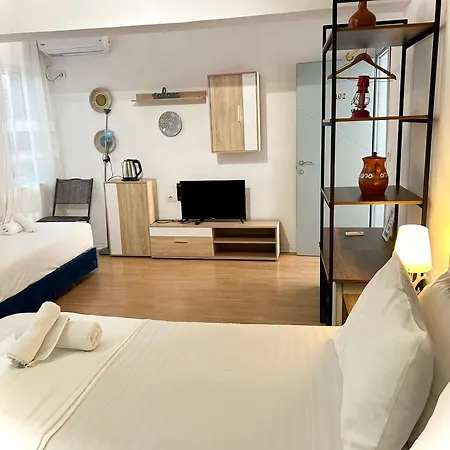 ホテル Budget Retreat & *