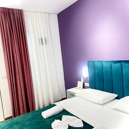 Hotel Budget Retreat &