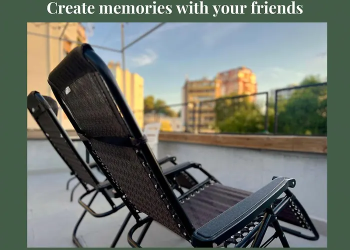 מלון Budget Retreat & *